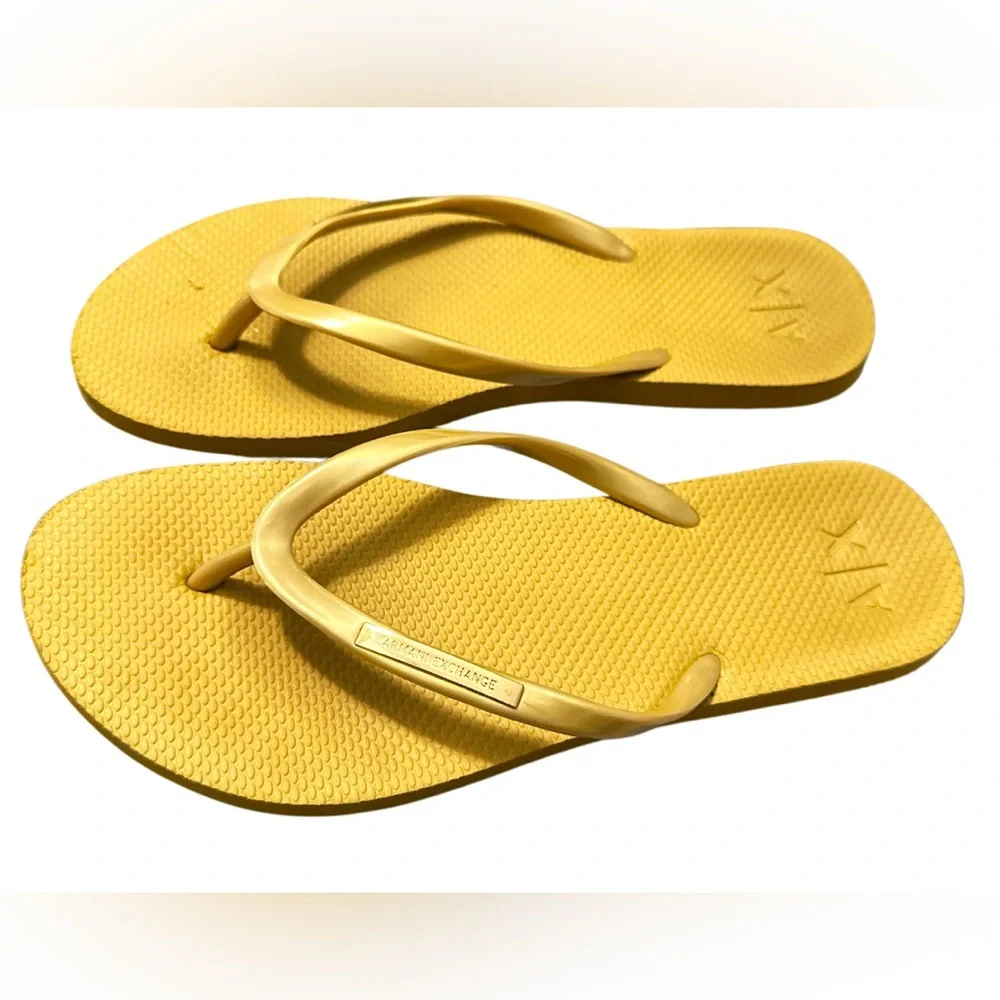 A|X Armani Exchange ~ Size 7/8 ~ Women’s Gold Flip Flops Sandals